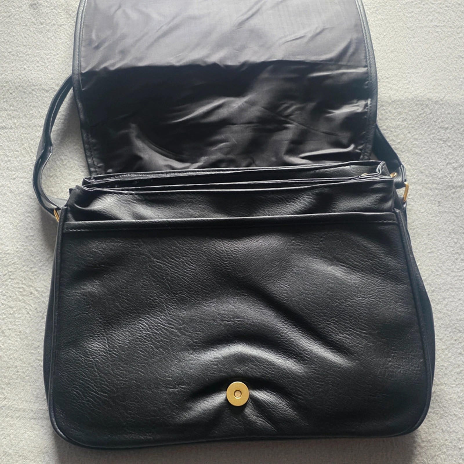 Black Leather Messenger Bag Crossbody Shoulder Bag Multiple Compartments Gold