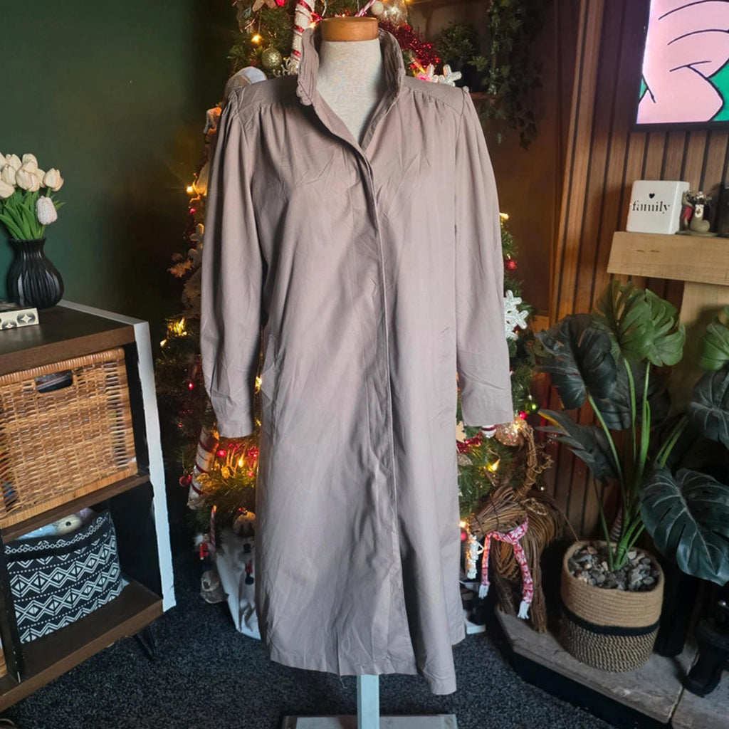 Vintage London Fog Maincoats Beige Raincoat Trench Coat Long Lined USA Made