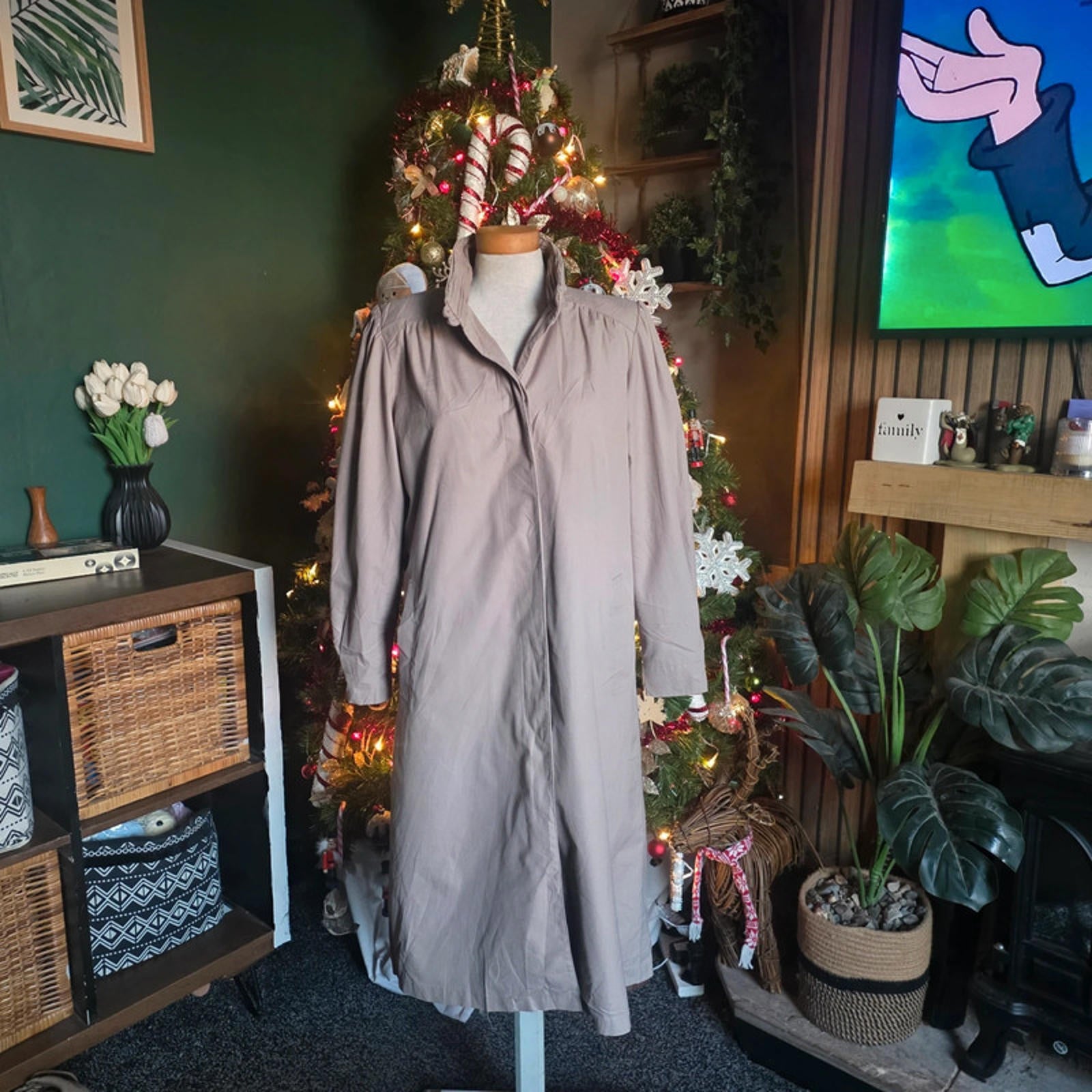 Vintage London Fog Maincoats Beige Raincoat Trench Coat Long Lined USA Made