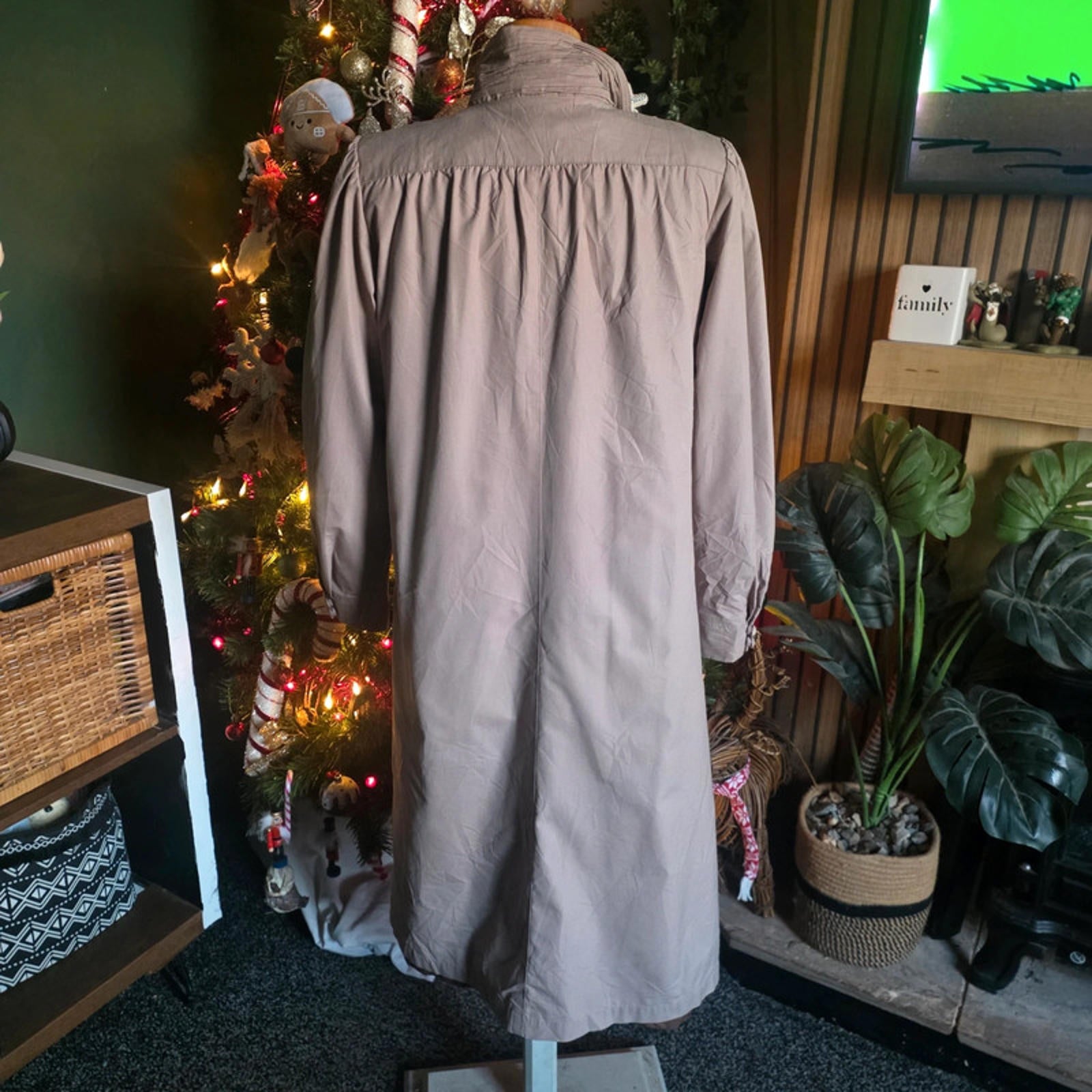 Vintage London Fog Maincoats Beige Raincoat Trench Coat Long Lined USA Made